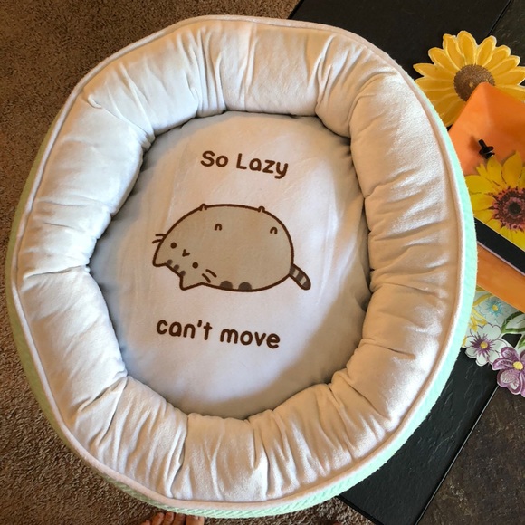 pusheen cat bed